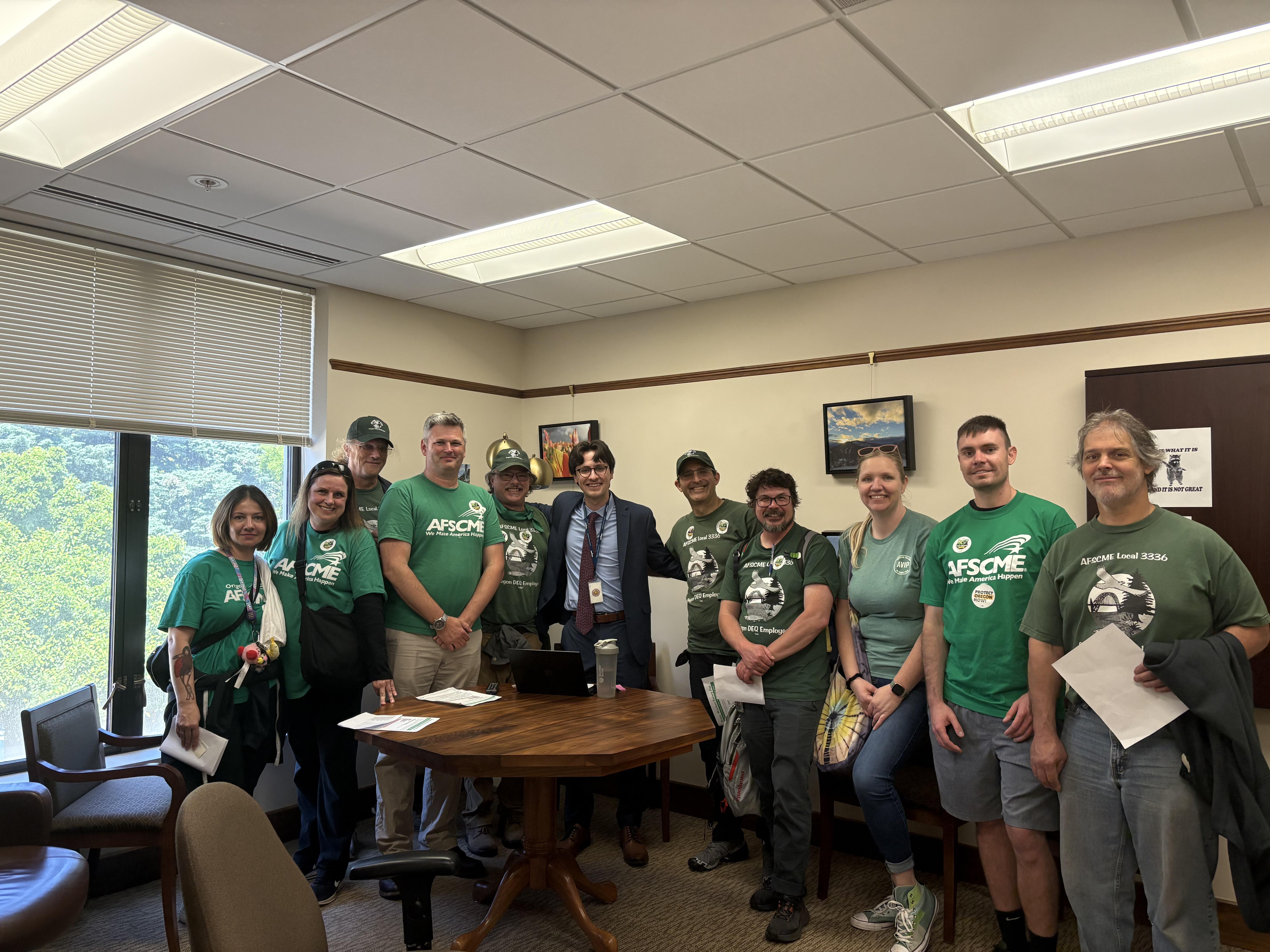 Oregon AFSCME DEQ members posing with Oregon legislator staff